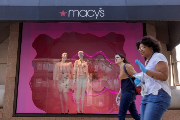 Macy's despedirá a la mayoría de sus 130,000 empleados por la crisis COVID-19