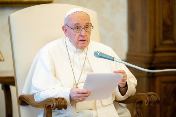 Papa Francisco dice no se puede tolerar el racismo y condena la violencia en EEUU