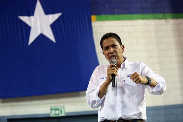 Garantizan continuidad de becas a la juventud