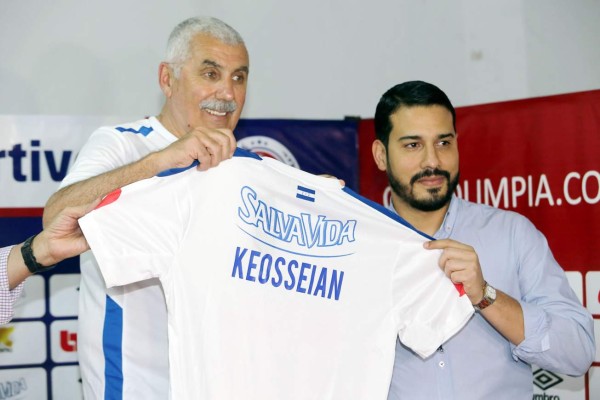 Olimpia presentó a Manuel Keosseián como su nuevo entrenador