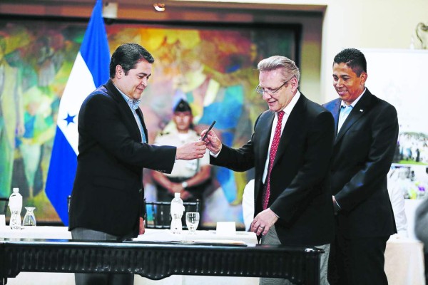 Construirán 20 megaparques para que familias hondureñas salgan a recrearse