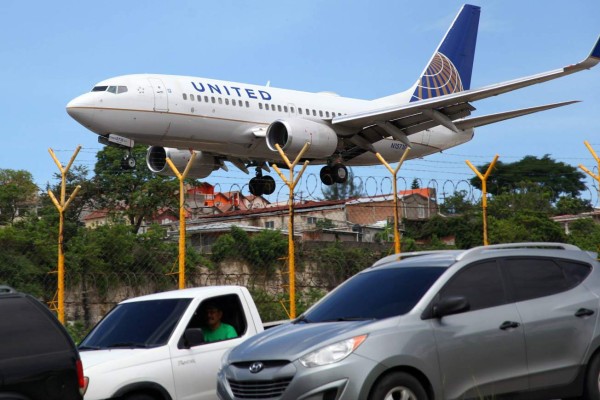A revisión concesión para que Toncontín opere vuelos locales