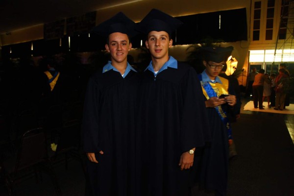 Alumnos de la Escuela Internacional Sampedrana se gradúan