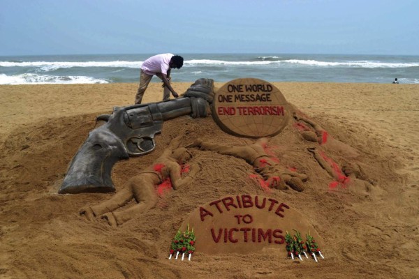 El mundo llora junto a Estados Unidos la masacre en el club gay de Orlando