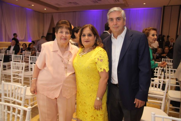 La Ccic entrega el premio Ciudadanos Ejemplares 2016