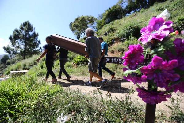 El dolor se apoderó de cinco familias por masacre