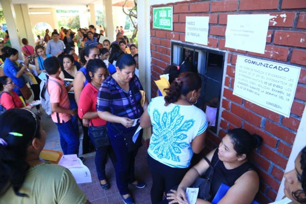 Inician matrículas en 21 mil centros educativos en Honduras  