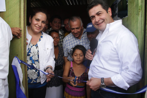 Honduras: Presidente firma convenio del Corredor Seco