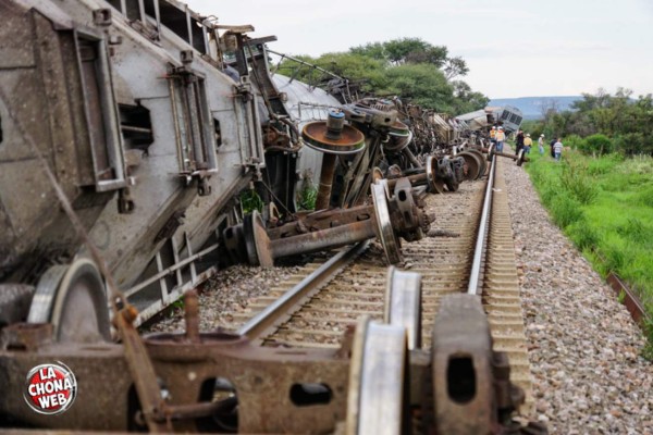 México: 12 hondureños salvan sus vidas al saltar de 'La Bestia'