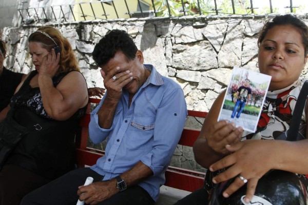 Encuentra muerto a hijo que suponía en Estados Unidos