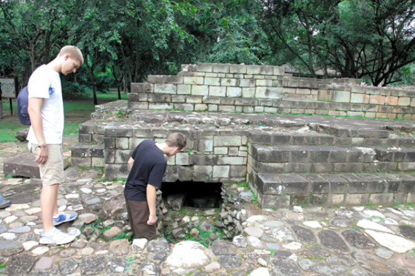 Honduras: Un paseo por Las Sepulturas mayas