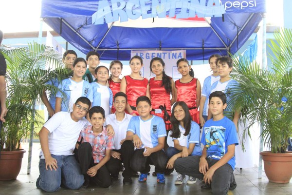 Fiesta multicultural en el instituto Pablo Menzel