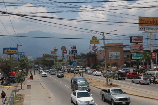 Supermercados de San Pedro Sula cerrarán solo el viernes  