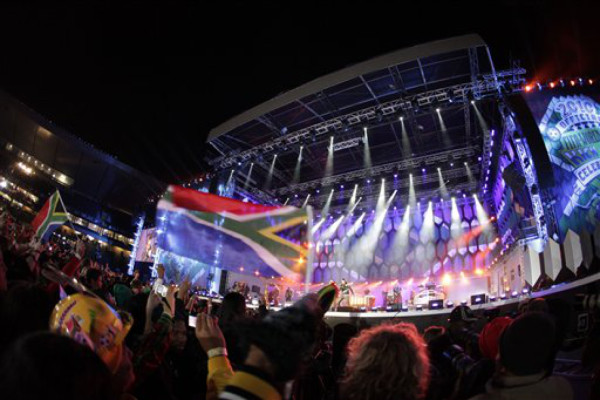 Shakira y Juanes abren la fiesta en Sudáfrica