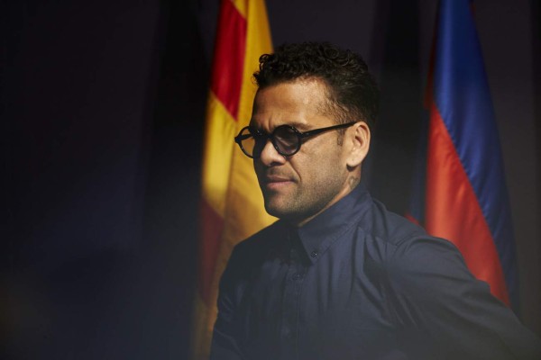 ¿Jugaría otra vez en Barça? Dani Alves sorprende con su gesto en el Camp Nou