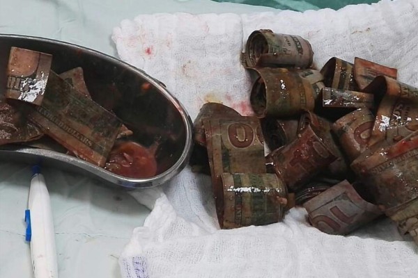 Mujer se traga casi 10 mil dólares por pleito con su pareja