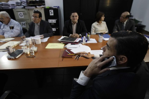 Investigan espionaje a Junta Nominadora de la Corte