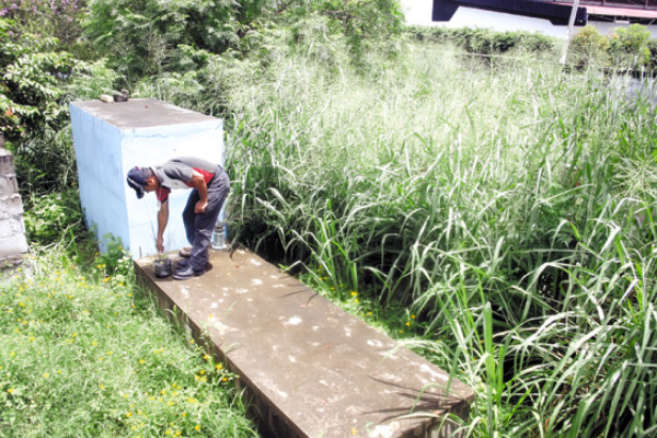 Piden reparar calles y limpiar cementerios