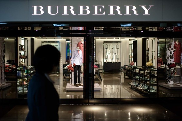 Burberry quema 30 millones de dólares en productos que no vende