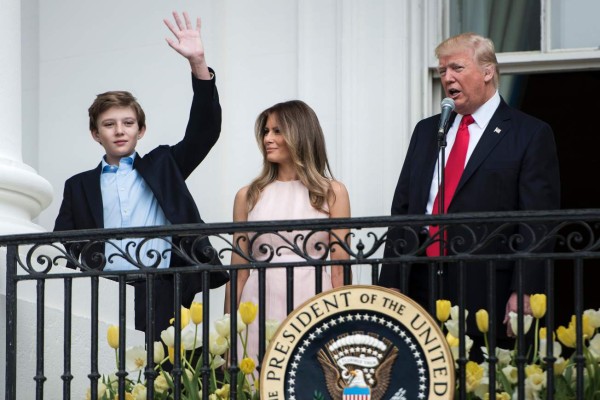 Barron Trump recibe un regalo destinado para la realeza