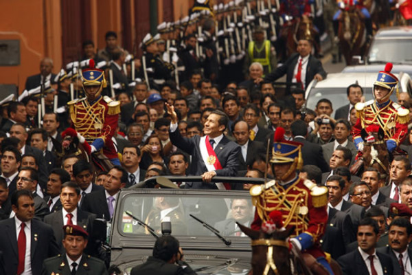 Ollanta Humala jura como presidente de Perú