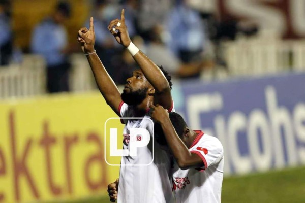 Olimpia ganó con polémica al Platense y Jorge Benguché se destapó con un doblete
