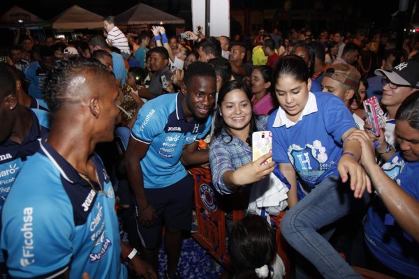 La Selección de Honduras se deja querer por la afición en el H-Fest