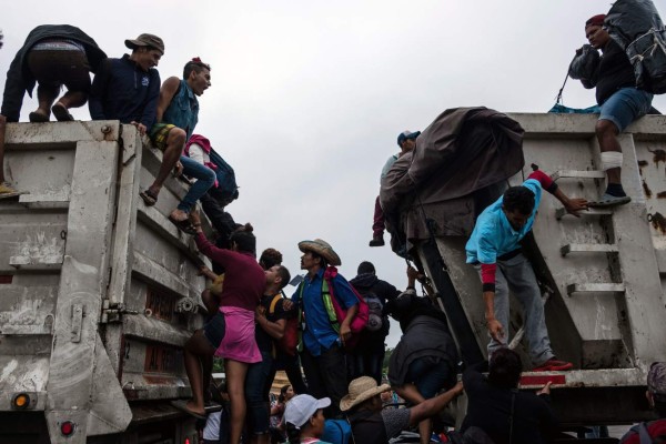 Caravana migrante se divide y éxodo se da por distintas carreteras de México