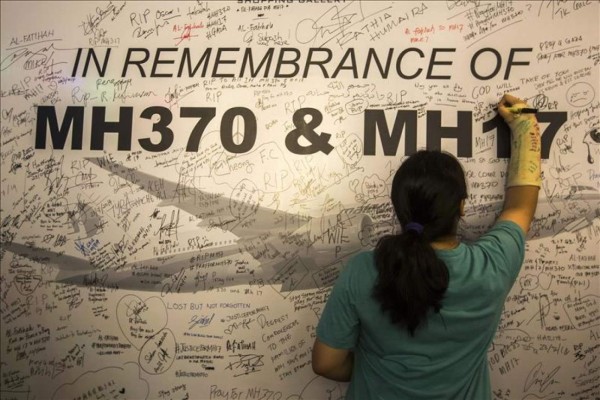 MH17 sufrió una 'descompresión' tras 'fuerte explosión'