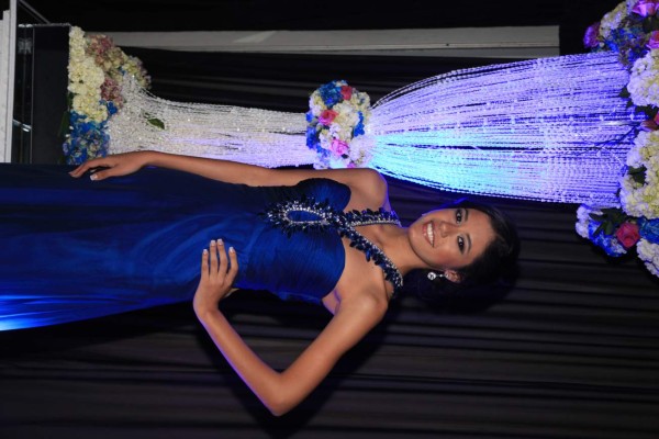 Reunión juvenil para festejar por la edad de los ensueños