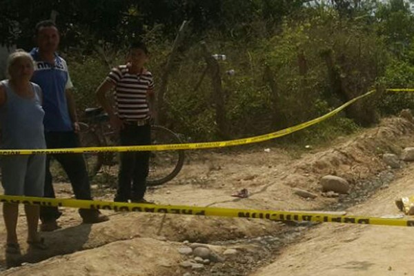 Asesinan a dos personas en Naco, Santa Bárbara