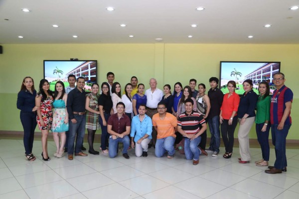 Estudiantes de la UTH parten esta semana a pasantías en Europa