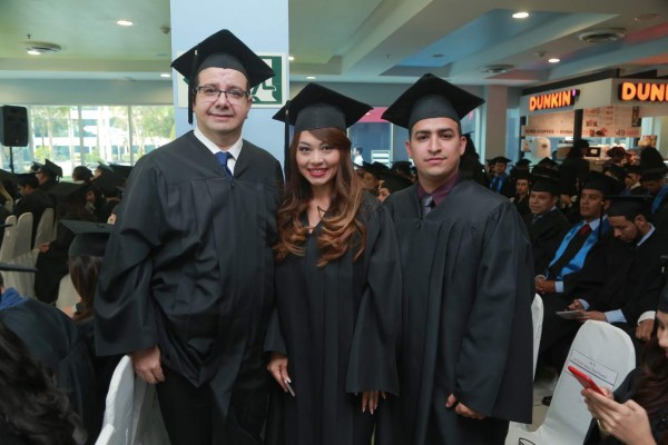 Alegría por graduaciones de Unitec y Ceutec