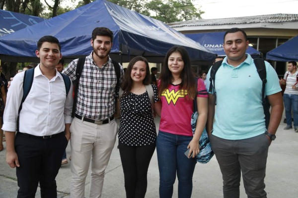 Folclor, baile, teatro, fiesta y cuadros vivos en la Unah-vs
