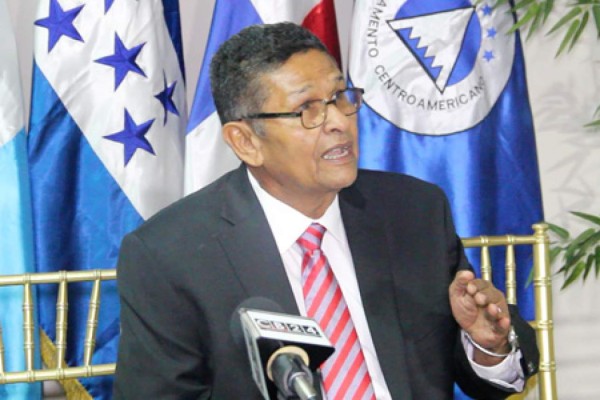 Hondureño es el presidente del Parlamento Centroamericano
