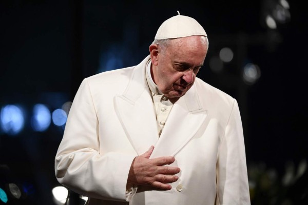 Papa expresa 'vergüenza” por dejar a jóvenes un 'mundo fracturado”