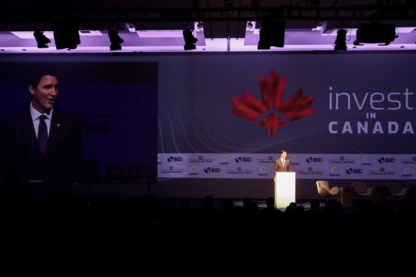 Corrupción y condena a Venezuela dominan la Cumbre de las Américas