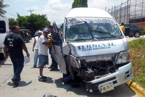 Un herido tras colisión de rapidito y pick up en San Pedro Sula