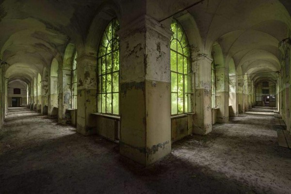 Las espeluznantes imágenes de un manicomio abandonado