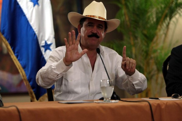 Mel Zelaya arriba hoy a sus 63 años de edad