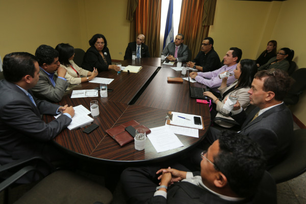 Exigen castigo contra fiscales corruptos