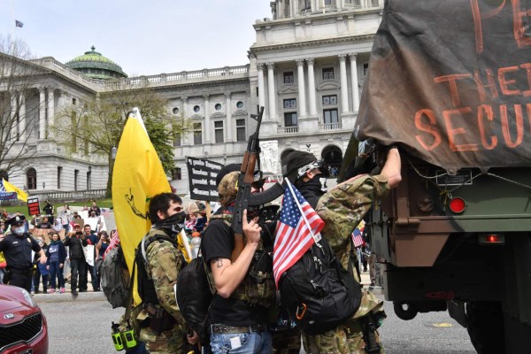 ¿Qué se esconde detrás de las manifestaciones contra el aislamiento en EEUU?