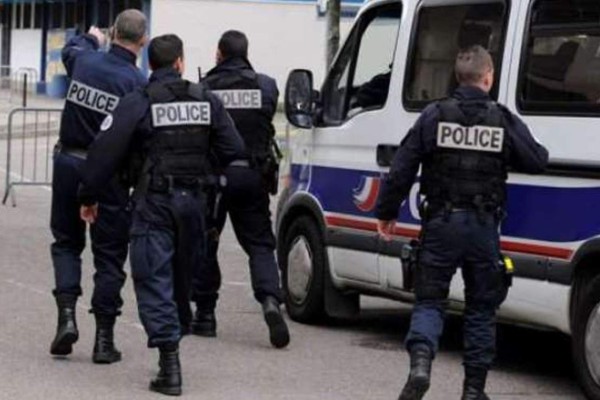 Adolescente de 13 años imputada en Francia por lanzar ácido a un policía
