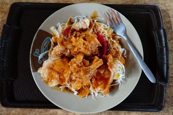 Típicos Mamaia. Uno de los pocos restaurantes del sector que le ofrece el platillo de yuca con chicharrón y pata de cerdo.