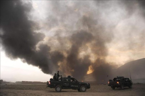 Arden 400 tanques de combustible en Kabul en lo que se sospecha un atentado
