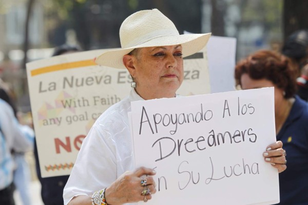 Protestan contra posible visita de Trump a frontera con México