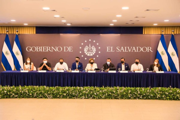 El Salvador anuncia retorno a clases el 6 de abril en forma semipresencial