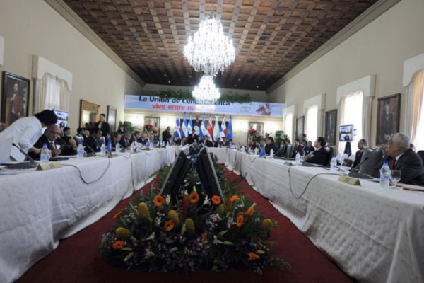 Inicia cumbre centroamericana