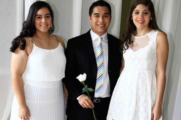 Alumnos de la EIS celebran misa de acción de gracias