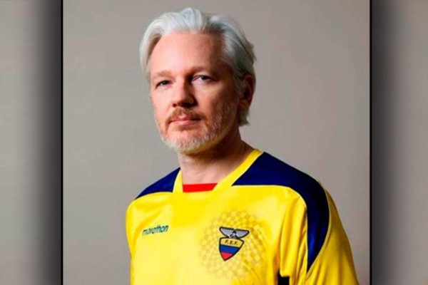 Ecuador confirma que concedió en diciembre la naturalización a Julian Assange